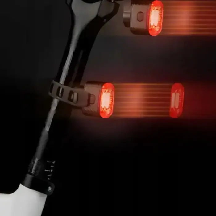 Rockbros Q2S LED Rear Bike Light with Smart Stop System + USB-C - USB-A Cable - Black Foto 4