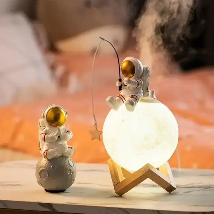 Moon table lamp / humidifier ASTRONAUT sitting Art Deco (model 5) AFSH Photo 3