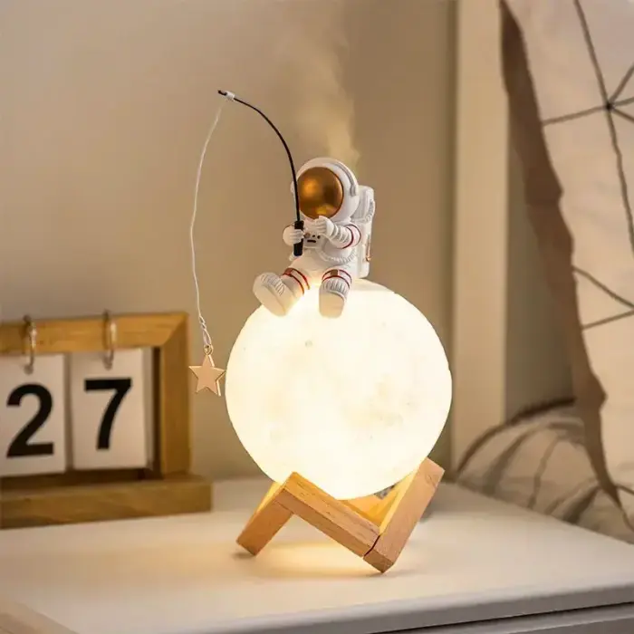 Moon table lamp / humidifier ASTRONAUT sitting Art Deco (model 5) AFSH Photo 5
