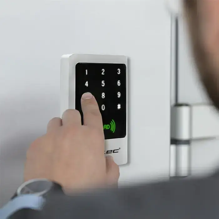 Qoltec Code lock MIMAS with RFID reader Code | Card | key fob | Doorbell button | IP68 | EM Фото 4