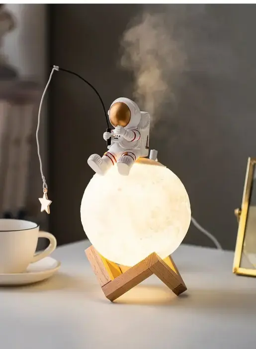 Moon table lamp / humidifier ASTRONAUT sitting Art Deco (model 5) AFSH Photo 4