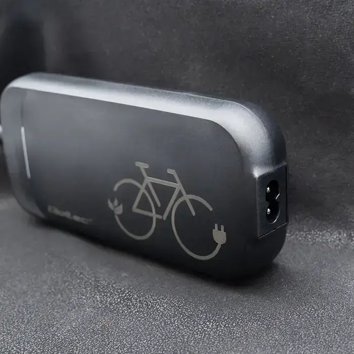 Qoltec Fast Charger for e-bike Bosch 36V | 42V | 2A | Bosch plug | water resistant + power cable Foto 7