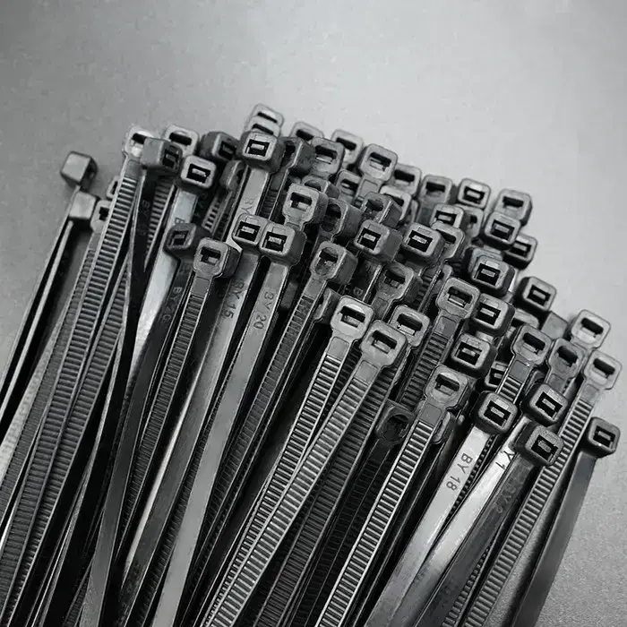 Qoltec Self-locking cable tie | 7.2*200mm | 50 pcs. | Nylon66 | UV | Black Photo 3