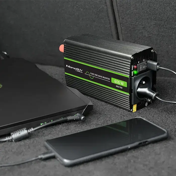 Qoltec Pure Sine Wave Inverter Monolith | 300W | 600W | 24V to 230V Foto 3
