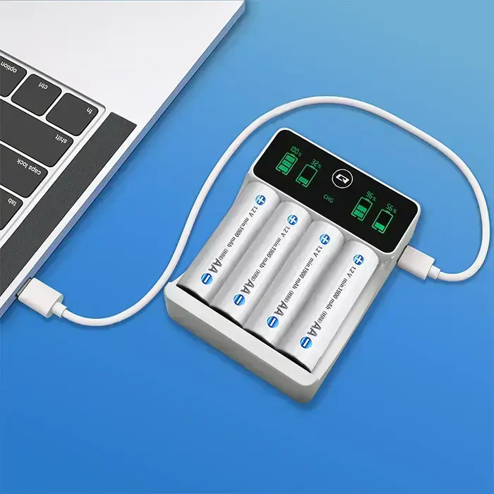 Qoltec Battery Charger for Ni-MH type R03 AAA R6 AA | LCD | USB-C cable | White  Photo 4